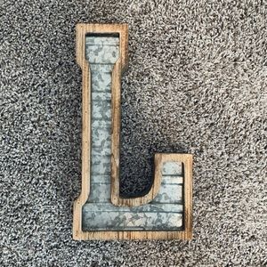 Rustic ‘L’ Wall Decor